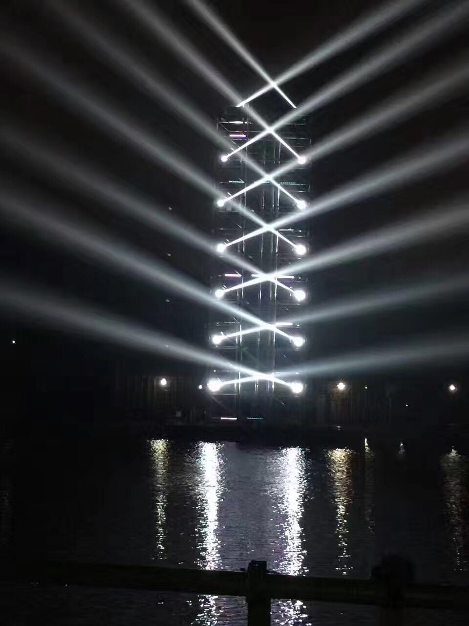 戶外怎么應用舞臺燈光?效果圖