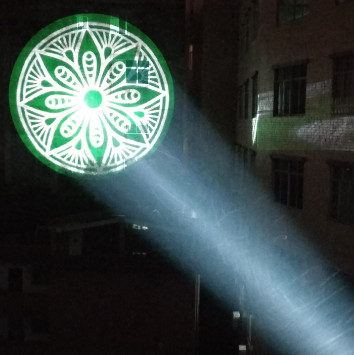大型酒吧舞臺燈光設(shè)備有哪些?效果圖
